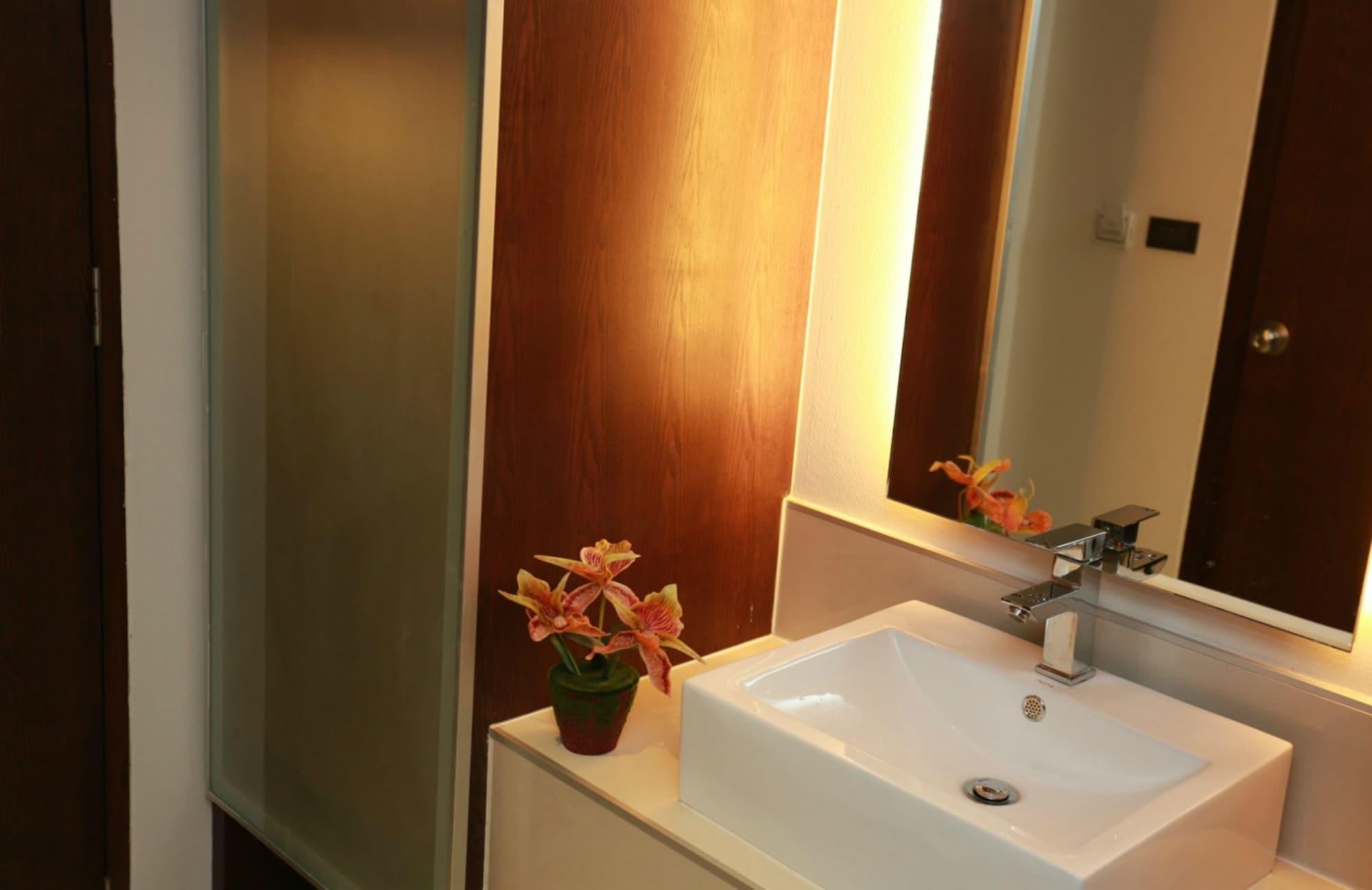 Collection O The Bangkok Airport Link Suite Zewnętrze zdjęcie