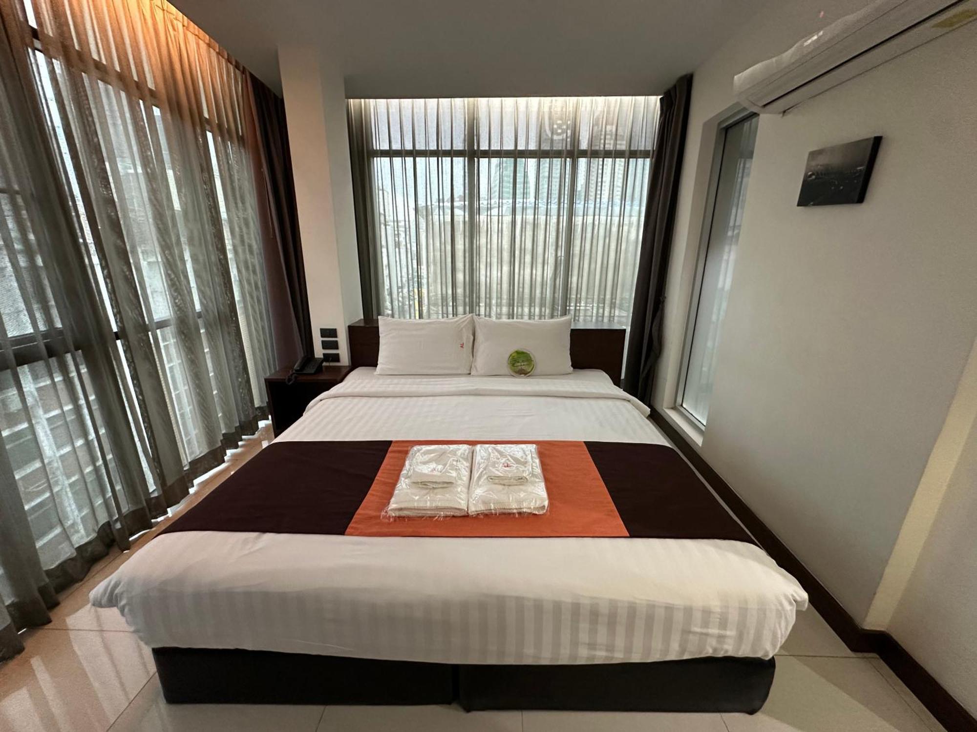 Collection O The Bangkok Airport Link Suite Zewnętrze zdjęcie