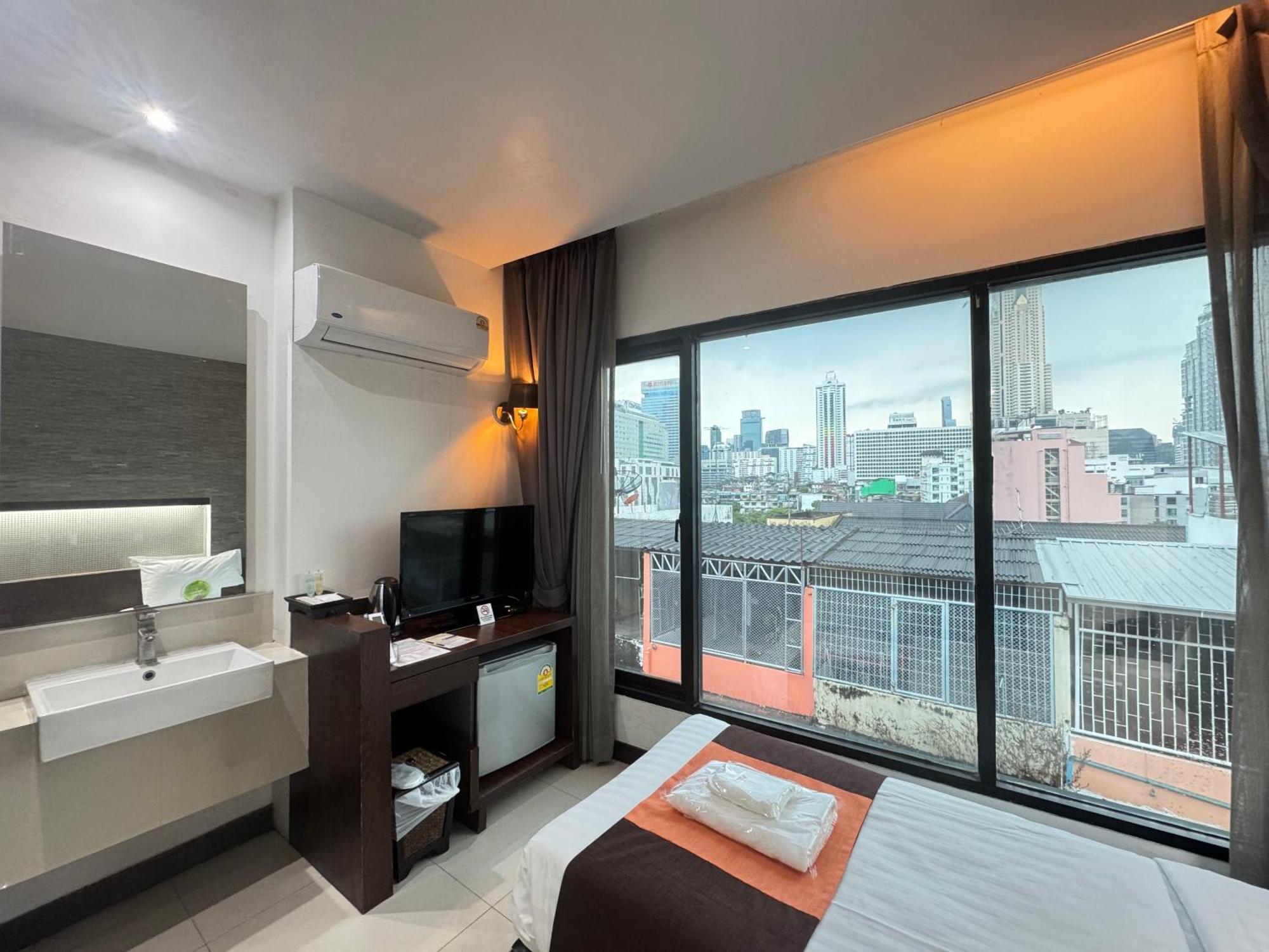 Collection O The Bangkok Airport Link Suite Zewnętrze zdjęcie