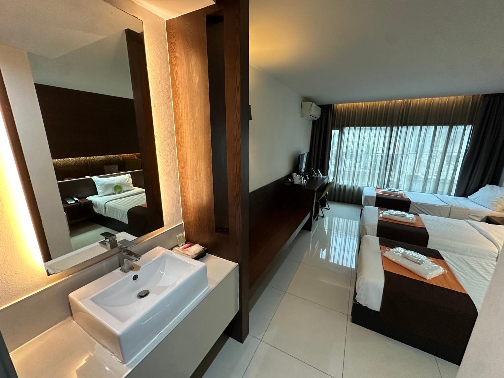 Collection O The Bangkok Airport Link Suite Zewnętrze zdjęcie